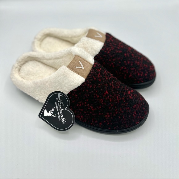 Shoes - NWT Women’s Cozy Memory Foam Slippers